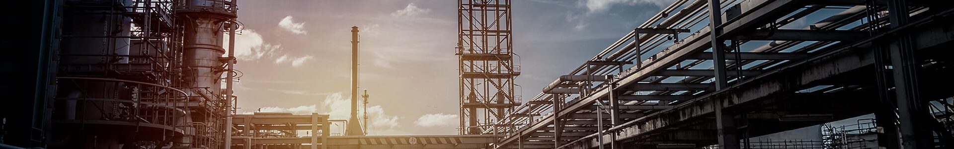 工場と空のイメージ